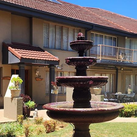 Rusplek Guesthouse And Conference Centre Bloemfontein Exterior photo