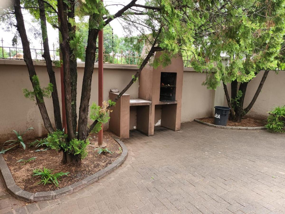 Rusplek Guesthouse And Conference Centre Bloemfontein Exterior photo